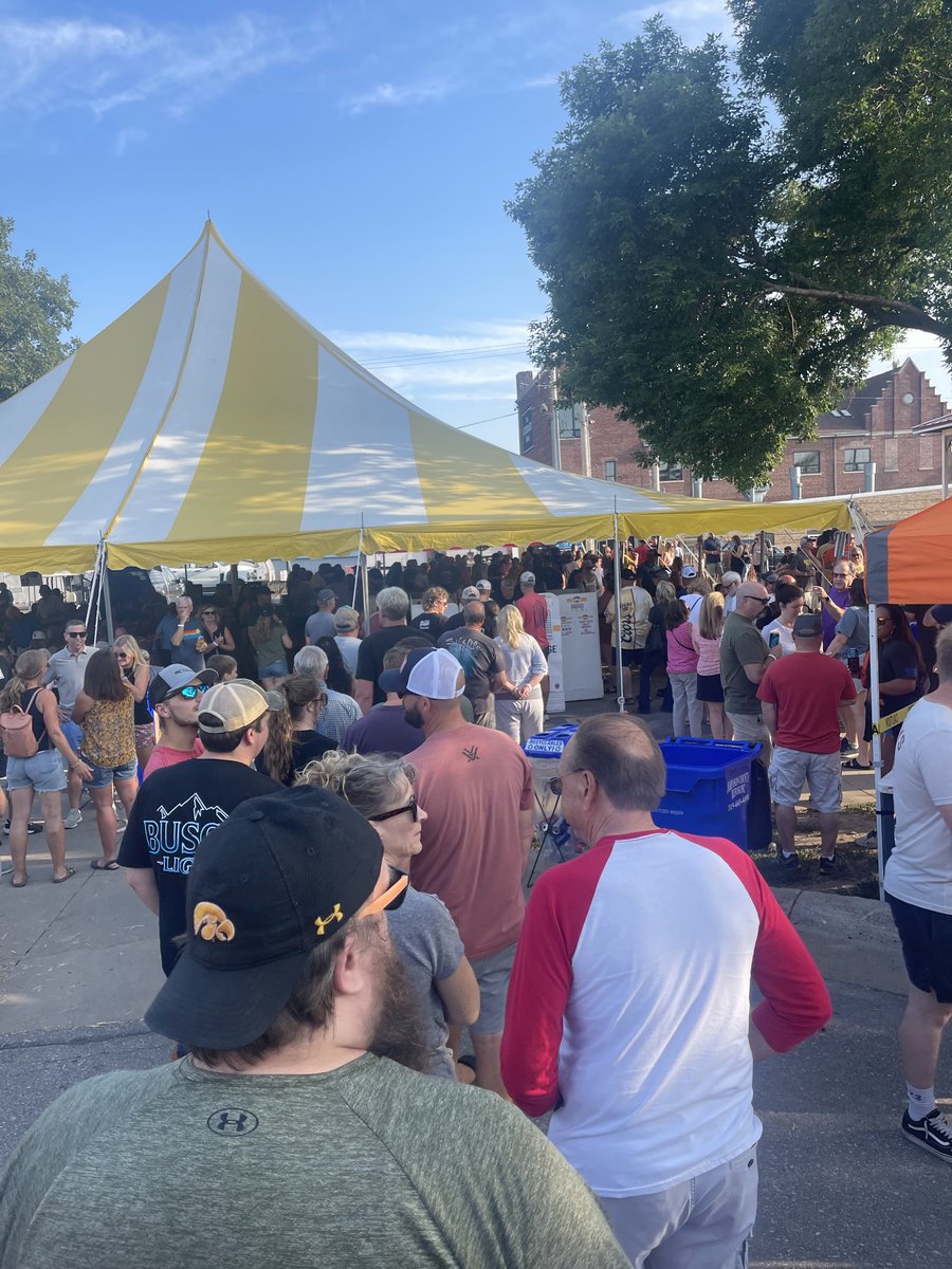 ICHawkeye's tweet photo. Long lines at the beer tent. #SolonBeefDays https://t.co/IqFrqa93fp