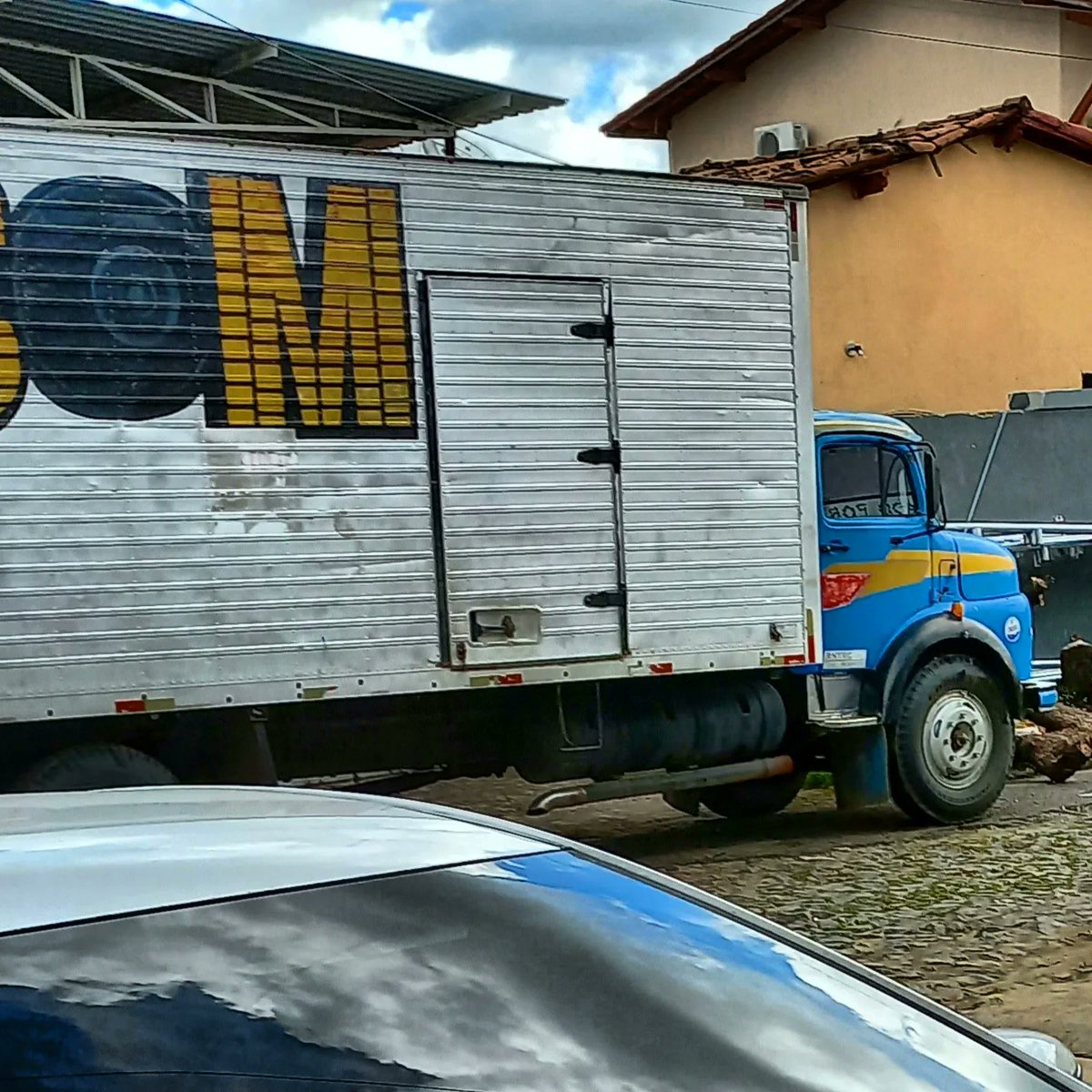 CarrosPodres's tweet photo. #Mercedes #MercedesBenz1113 #Iveco #Dayli #Iguatu #Ceara #Brasil #mercedesBenz2013 https://t.co/n6yKdk5Naf