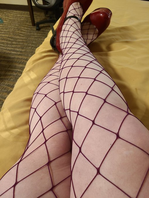 I don't own these bad boys for walkin 😉🥴 #legsfordays #fishnet #fishnetfriday #heels https://t.co/EF<a href="/tag/legsfordays"class="tags">#legsfordays</a><a href="/tag/heels"class="tags"><span>#heels</span></a><a href="/tag/fishnet"class="tags"><span>#fishnet</span></a><a href="/tag/fishnetfriday"class="tags"><span>#fishnetfriday</span></a>