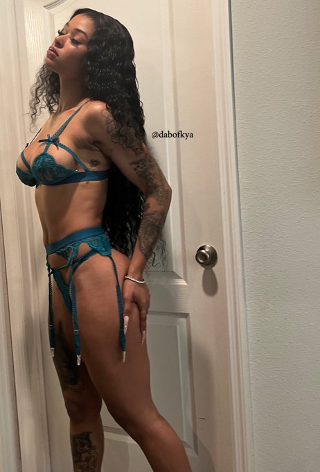 Happy Friday 💙 https://t.co/LvMx4ygWfV