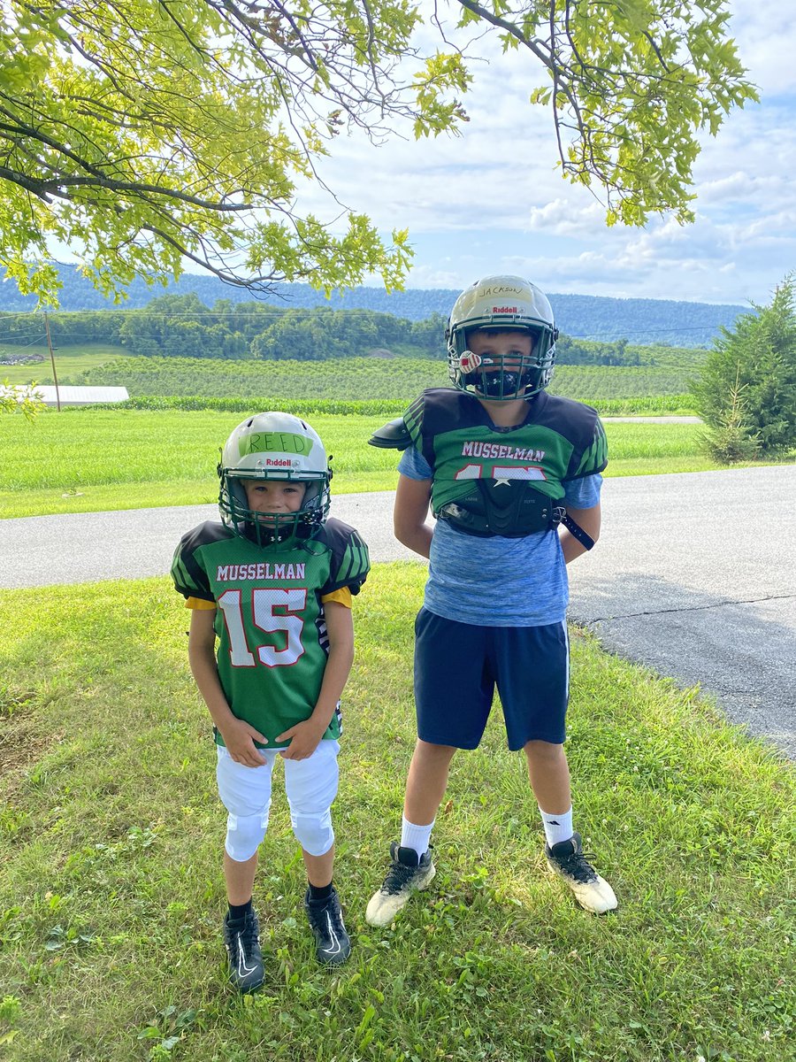 CoachBThomas's tweet photo. First ever practice together!
Super proud of these two and the young men that they are growing up to be!
🏈 https://t.co/opvMS1ymvf