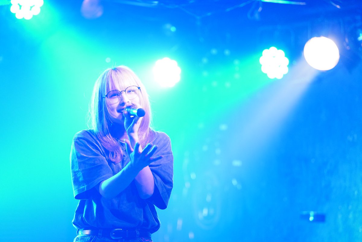 experiment626_k's tweet photo. その後、ライブと物販終わりのタイミングでも撮影させていただきましたー。
はじめましてだったけど、素敵な方がすごくフレンドリーに接してくれるので楽しかったです！ありがとうございました！ https://t.co/fzKAKdoCol