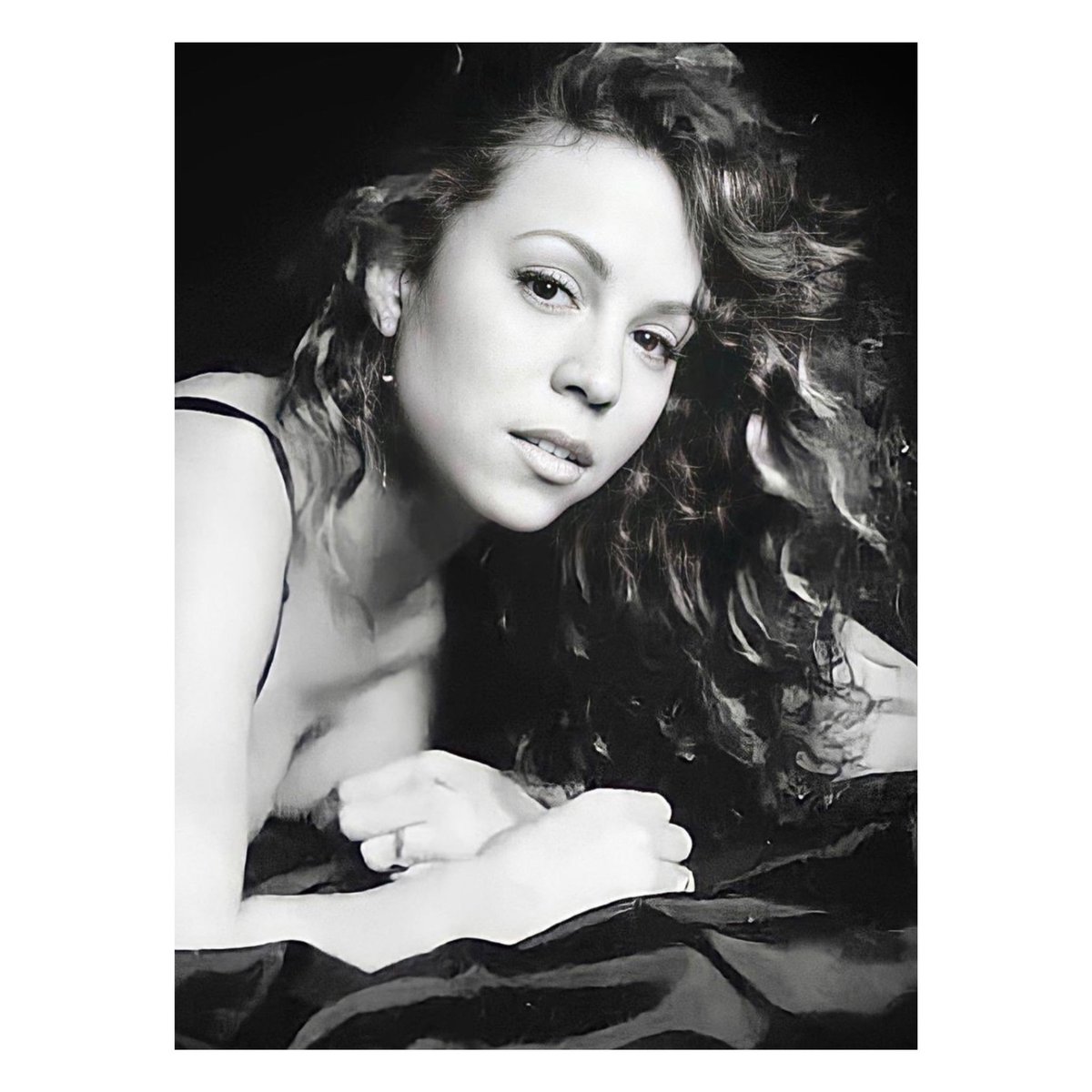 davecoombe09's tweet image. Music Box💙…cover shoot moments 📸 
Next month we celebrate #MusicBox30 …the 30th Anniversary release moment of Mimi’s Worldwide best selling album! 
The album that made me a #L4L … this album is ❤️❤️ too me! 
#MariahCarey #MusicBox #90s #iconic #moments 
@MariahCarey🦋