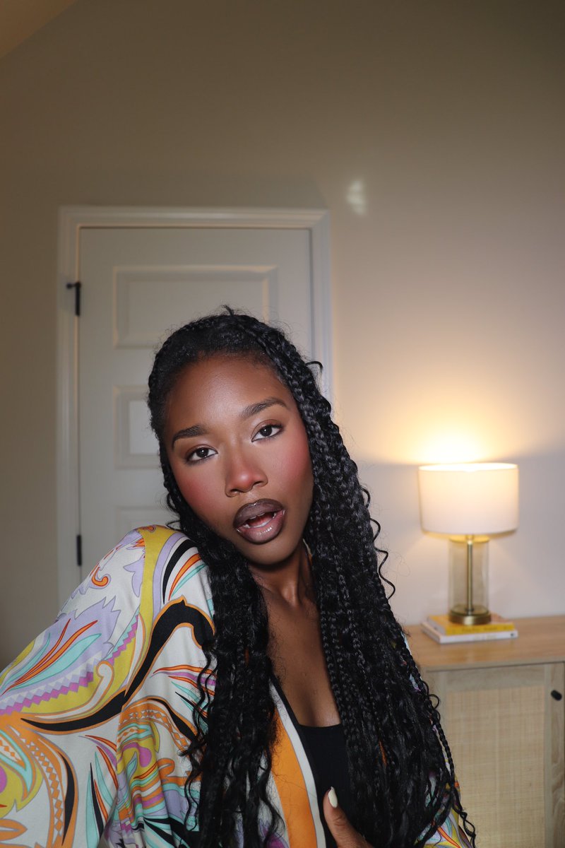 UgcIndira's tweet photo. Makeup Look for Today ✨ I love playing and experimenting with different looks and products. https://t.co/JSFuVGH02a
