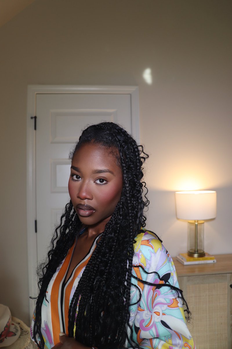 UgcIndira's tweet photo. Makeup Look for Today ✨ I love playing and experimenting with different looks and products. https://t.co/JSFuVGH02a