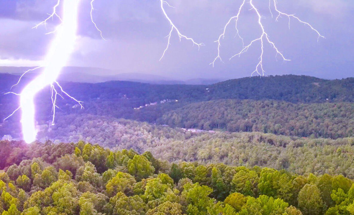 weswyattweather's tweet photo. Intense lightning this evening! ๐ธ: Bill Todd, Clay #alwx @WBRCnews #FirstAlertWX #Alabama #Fox6 https://t.co/9JdXRTz3Zi