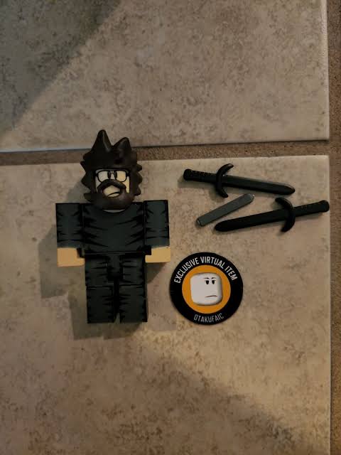 Casuriited's tweet image. If you have this Roblox minifigure with this code in it, DM me!
#RobloxToycode #Otakufaic #Trade #Roblox
