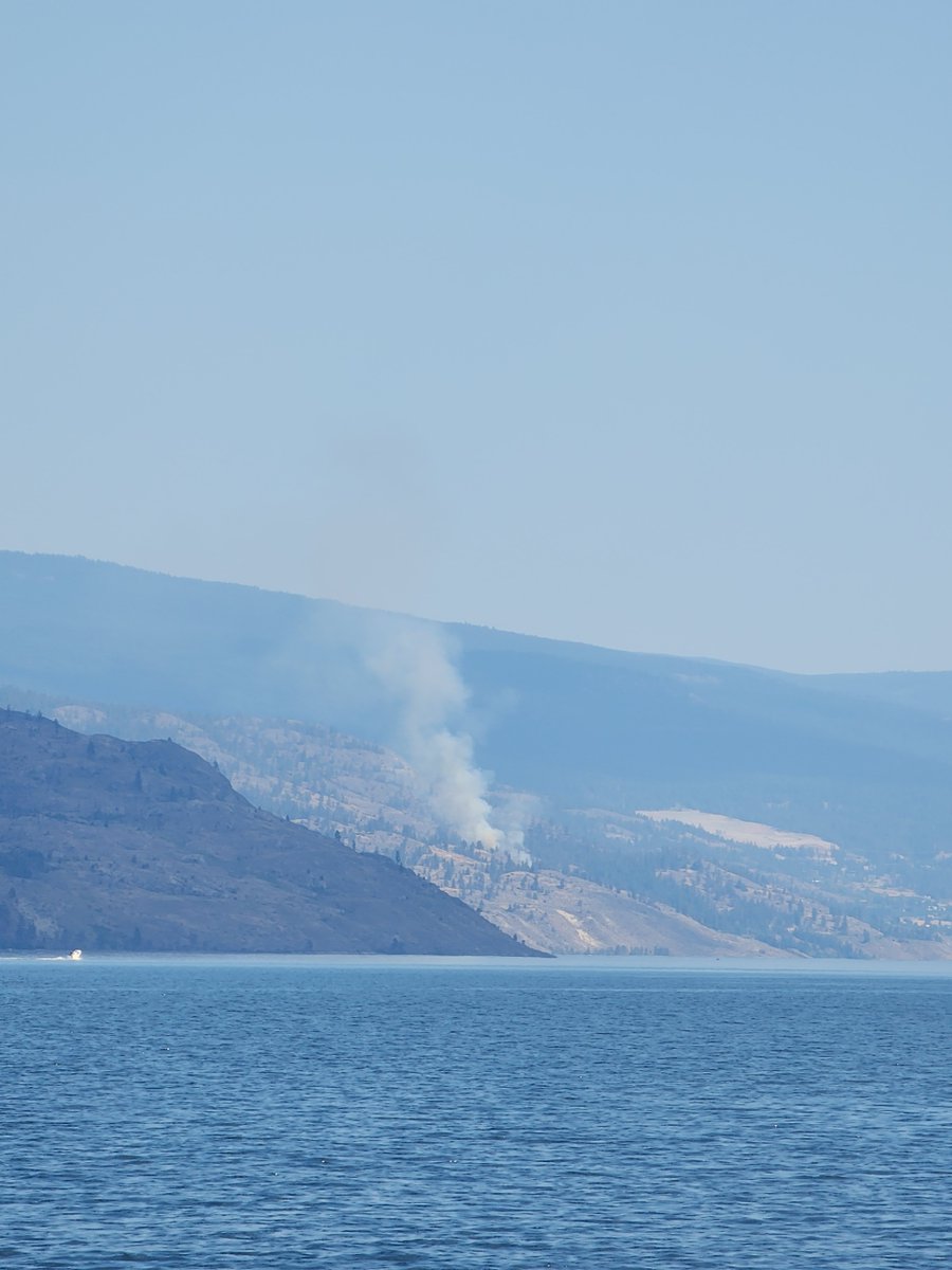 BCGovFireInfo's tweet photo. This wildfire is highly visible to Naramata, @SummerlandBC, Penticton, surrounding communities and recreators on Okanagan Lake.
Find updates for this fire as they become available here: https://t.co/3zgKZwty0g... https://t.co/oAG83FEl50