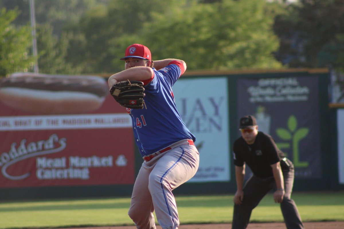 E1/ Three quick outs from your starting pitcher, Maddox Long!🫡
<a href="/Harding_Base/">Harding Baseball</a> 

🎸: 0
🦆: 0