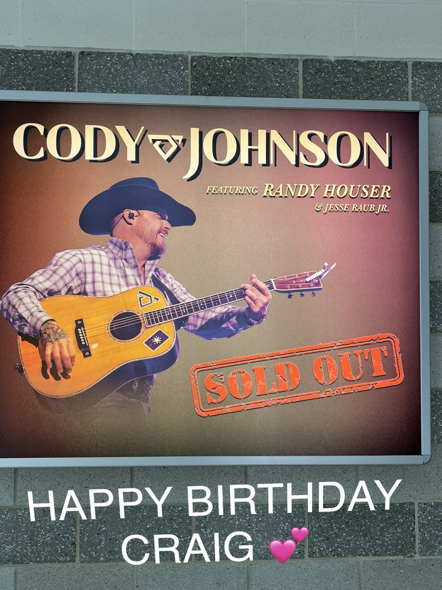 wickedwitchNstl's tweet photo. HAPPY BIRTHDAY TO THE LOVE OF MY LIFE 💕 ENJOY COJO (and sitting next to me 😂) !! #chaifetzarena https://t.co/S2z9KU5g4u