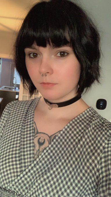 I have transformed into goth gamer after many years. Do you like it???? https://t.co/N5P7HtrEEI