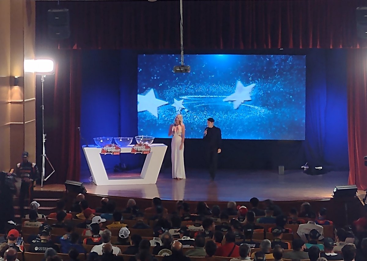 #TCenSanJuan <a href="/serruchoserrano/">Martin Serrano</a> sacó la bolilla N°1 y largará primero el Desafío de Las Estrellas. A su lado estará Nicolás Cotignola compartiendo la primera fila.