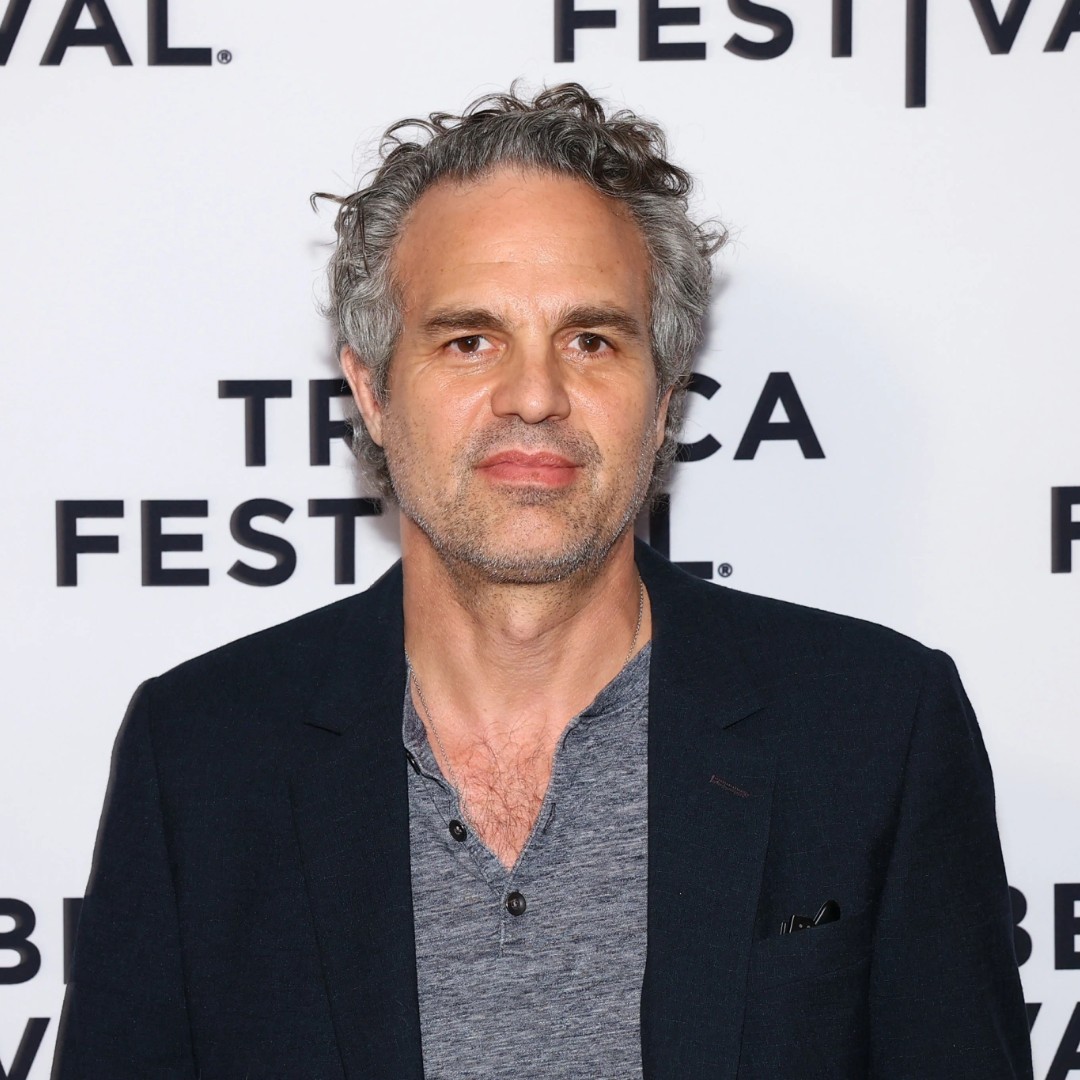 Mark Ruffalo Urges Actors to ‘Jump Into Indie’ Film, Exit the ‘Empire of Billionaires’ at Studios

READ FULL ARTICLE HERE:
indiewire.com/news/general-n…

#MarkRuffalo #SAGAFTRAstrike #IndieFilms #HollywoodStrike #ContentCreators #WealthDisparity #BillionaireEmpire #FilmIndustry