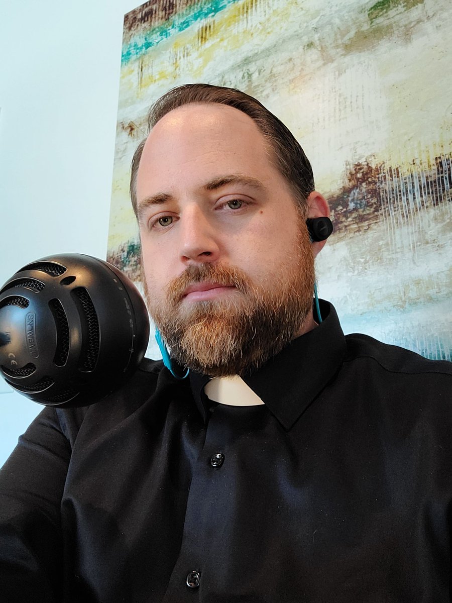 And now for something serious! Come join us live as I play Arthur, the faithful hunter on <a href="/HavenHallowed/">HallowedHavenStudios</a> studio's Wayfarer stream! Live now!
 twitch.tv/hallowedhavens…

#cosplay #actualplay #worldofdarkness #hunterthereckoning