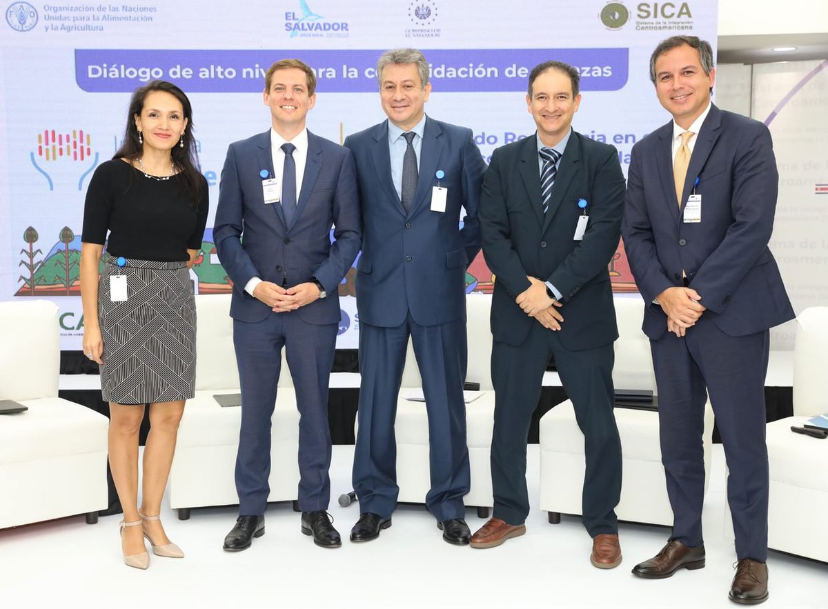 SICA - Sistema de la Integración Centroamericana (@sg_sica) on Twitter photo <a href="/FAOMesoamerica/">FAO Mesoamérica</a> <a href="/FAOAmericas/">FAO Américas</a> <a href="/FAOElSalvador/">FAO El Salvador</a> <a href="/ABCgovBr/">ABC-MRE</a> <a href="/ASanchesFAO/">Adoniram Sanches Peraci</a> Junto a expertos de <a href="/el_BID/">Banco Interamericano de Desarrollo</a> <a href="/KfW_en_CA/">KfW Centroamerica</a> <a href="/BancoMundial/">Banco Mundial</a> y <a href="/BCIE_Org/">BCIE</a>, bajo la moderación de @JorgeMezaFAO, Oficial superior de Políticas de
<a href="/FAOAmericas/">FAO Américas</a>, se abordaron los desafíos y aportes de las Instituciones Financieras que invierten en la #RegiónSICA. <a href="/FAOMesoamerica/">FAO Mesoamérica</a> <a href="/FAOAmericas/">FAO Américas</a> <a href="/FAOElSalvador/">FAO El Salvador</a> <a href="/ABCgovBr/">ABC-MRE</a> <a href="/ASanchesFAO/">Adoniram Sanches Peraci</a> Junto a expertos de <a href="/el_BID/">Banco Interamericano de Desarrollo</a> <a href="/KfW_en_CA/">KfW Centroamerica</a> <a href="/BancoMundial/">Banco Mundial</a> y <a href="/BCIE_Org/">BCIE</a>, bajo la moderación de @JorgeMezaFAO, Oficial superior de Políticas de
<a href="/FAOAmericas/">FAO Américas</a>, se abordaron los desafíos y aportes de las Instituciones Financieras que invierten en la #RegiónSICA.