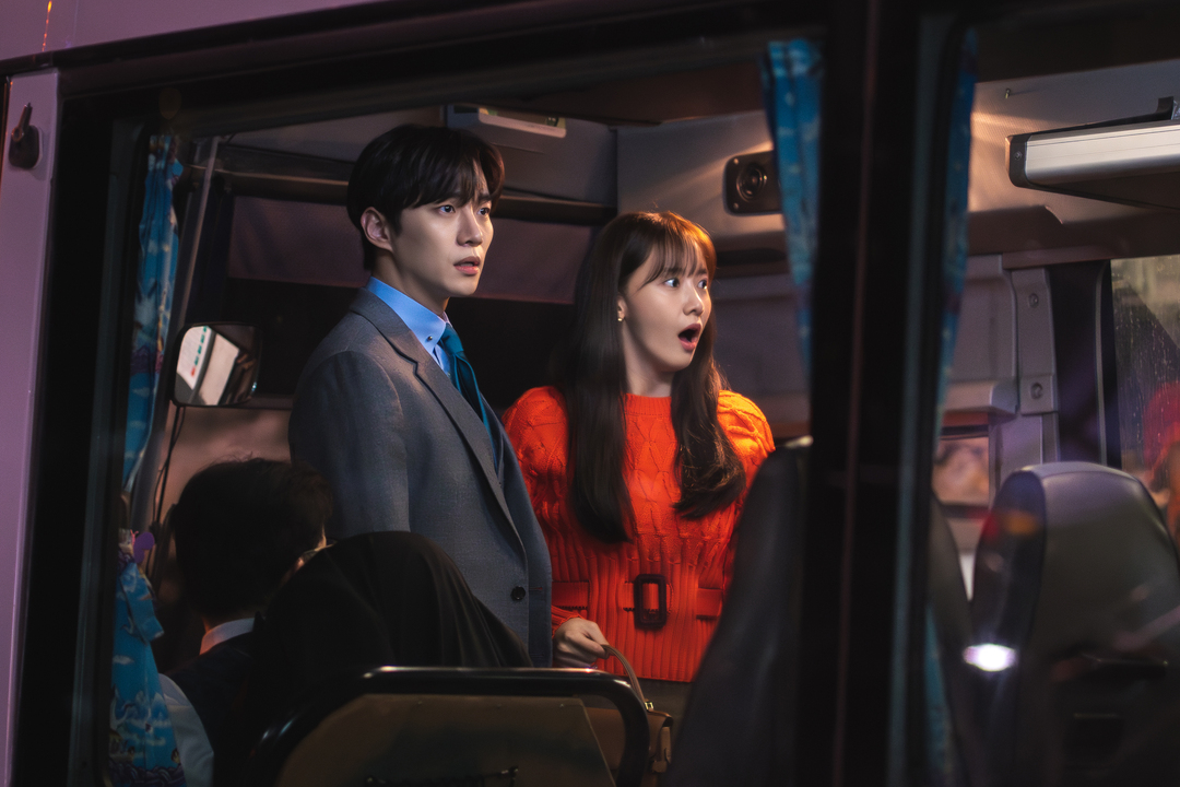 follow_leejunho's tweet photo. 이준호X임윤아, 퇴근길도 함께…'사내연애' 발각되나 '킹더랜드'

https://t.co/uS3IdU23hM

#이준호 #LEEJUNHO
#준호 #JUNHO
#킹더랜드 #Kingtheland #JTBC
#구원 #GuWon https://t.co/UR7wk6GY5L
