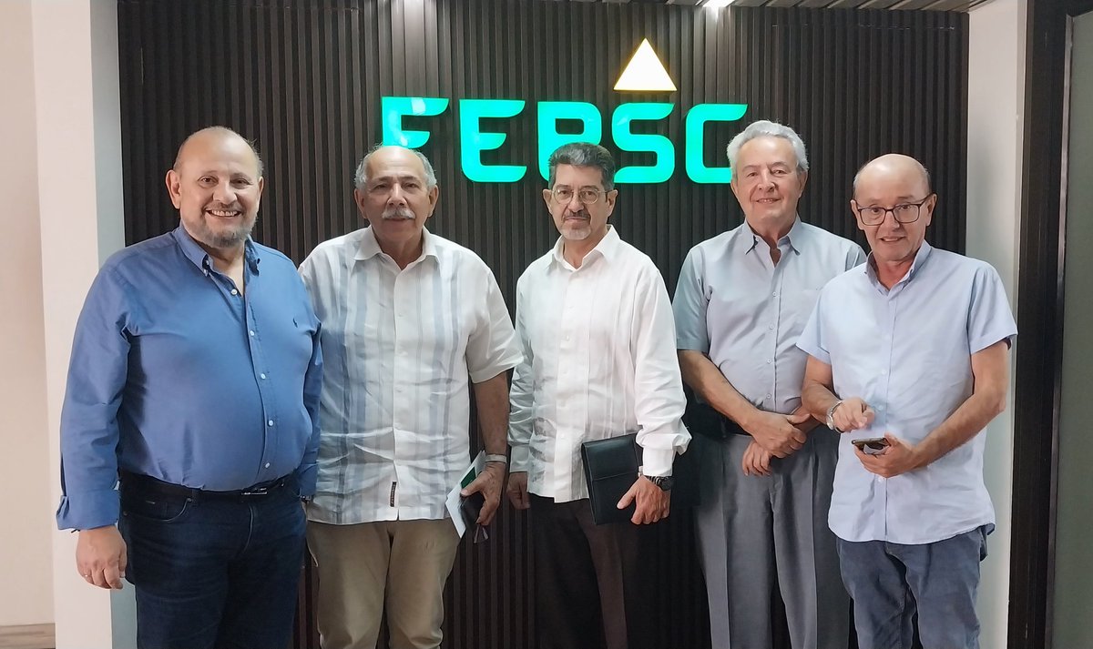 fep_sc's tweet photo. Ejecutivos de la Federación de Empresarios Privados de Santa Cruz se reunieron con  diplomáticos cubanos, para coordinar la participación del empresariado cruceño en dos feria internacionales.

#FEPSC
#ECONOMÍA
#DESARROLLOPRODUCTIVO https://t.co/1be305y236
