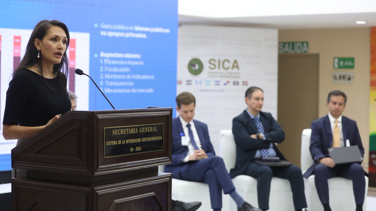 SICA - Sistema de la Integración Centroamericana (@sg_sica) on Twitter photo <a href="/FAOMesoamerica/">FAO Mesoamérica</a> <a href="/FAOAmericas/">FAO Américas</a> <a href="/FAOElSalvador/">FAO El Salvador</a> <a href="/ABCgovBr/">ABC-MRE</a> <a href="/ASanchesFAO/">Adoniram Sanches Peraci</a> <a href="/el_BID/">Banco Interamericano de Desarrollo</a> <a href="/KfW_en_CA/">KfW Centroamerica</a> <a href="/BancoMundial/">Banco Mundial</a> <a href="/BCIE_Org/">BCIE</a> @JorgeMezaFAO Lina Salazar, Economista Líder en Recursos Naturales de <a href="/el_BID/">Banco Interamericano de Desarrollo</a>, afirmó que la seguridad alimentaria es un problema estructural que ha incrementado desde antes de la pandemia, además de su particular impacto en poblaciones vulnerables como mujeres y los niños. <a href="/FAOMesoamerica/">FAO Mesoamérica</a> <a href="/FAOAmericas/">FAO Américas</a> <a href="/FAOElSalvador/">FAO El Salvador</a> <a href="/ABCgovBr/">ABC-MRE</a> <a href="/ASanchesFAO/">Adoniram Sanches Peraci</a> <a href="/el_BID/">Banco Interamericano de Desarrollo</a> <a href="/KfW_en_CA/">KfW Centroamerica</a> <a href="/BancoMundial/">Banco Mundial</a> <a href="/BCIE_Org/">BCIE</a> @JorgeMezaFAO Lina Salazar, Economista Líder en Recursos Naturales de <a href="/el_BID/">Banco Interamericano de Desarrollo</a>, afirmó que la seguridad alimentaria es un problema estructural que ha incrementado desde antes de la pandemia, además de su particular impacto en poblaciones vulnerables como mujeres y los niños.