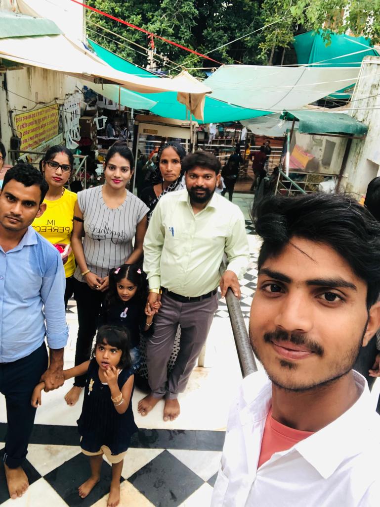 UmmedSinghSola6's tweet photo. जहां बदलना जरूरी हो जाता है ,
वहां बदलना सीखिए,,,,❤️❤️❤️#prakriti_beauty_parlour
#bridel_makeup
#hd_makeup
#hair_style
#hair_colour
#nail_art
#nail_extaintion
#wax_faciel_threading
#padicure_manicure
#general_store_ladies_items
#karahal_mainmarket https://t.co/pWQRglS2w1