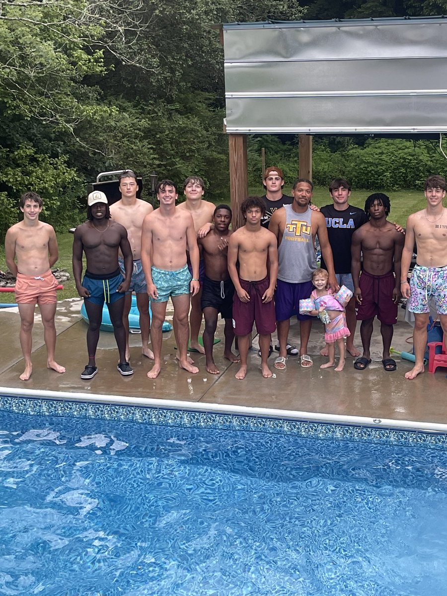 Some of the Bearden receivers enjoying some POOL time at Coach <a href="/DarianDStone/">Darian Stone</a> house after a long week of camp. #WorkHard #HaveFun