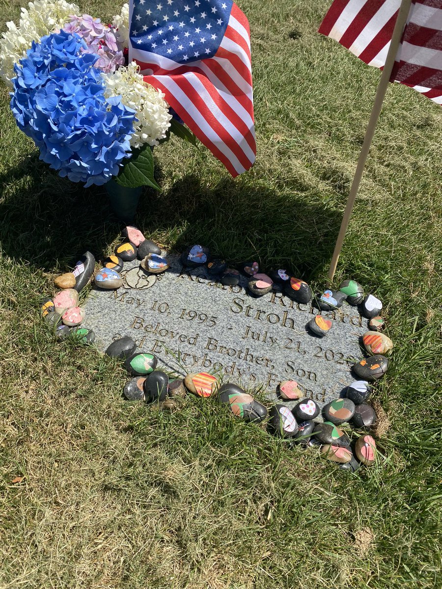 fivekiddos2005's tweet photo. 3 years ago today. I found you gone. Sitting on your bed. Life has not been the same since. #fakepill #Fentanyl #carfentanyl #forever25 https://t.co/ivhgY0TAM8