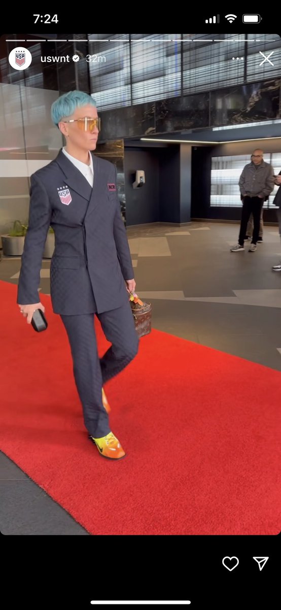 TrundleFancy's tweet photo. Gonna start wearing #BusinessAttire to court #USWNT #USAVIE @USWNT https://t.co/npwloMZQkH