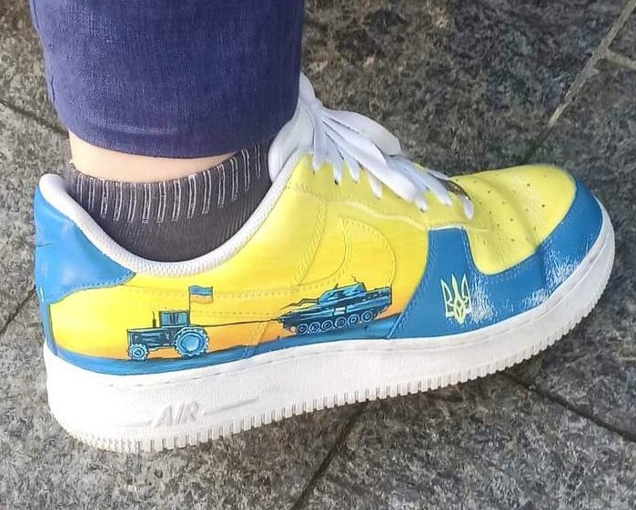 RT @Biz_Ukraine_Mag: Spotted on Ukrainian social media: are these the coolest ever customised Nike Air sneakers? https://t.co/0dDhTSjkBV
