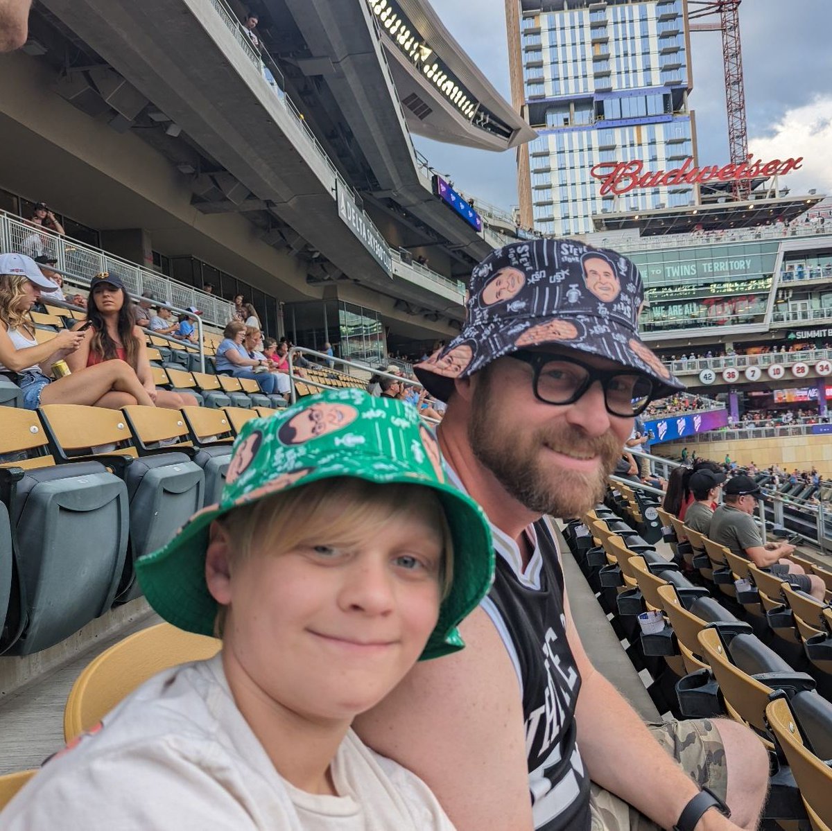 BreadBox99's tweet photo. @stevestone @jasonbenetti Repping each of you wonderful gentlemen in section P tonight! #whitesox https://t.co/1CtlLl8D1S