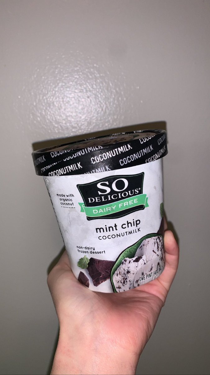 jennaize's tweet photo. Even though Team Vanilla won the Splatfest, @aicaid and I still went and got some Vegan Mint Chip ice cream to celebrate the end of the Splatfest! 🍦
#TeamMintChip #Splatoon #Splatoon3 #Splatfest #Nintendo #Twitch #Gaming #Jennaize #JennaizeASMR #TTVJennaize #TVJennaize https://t.co/8l5eueJT7E