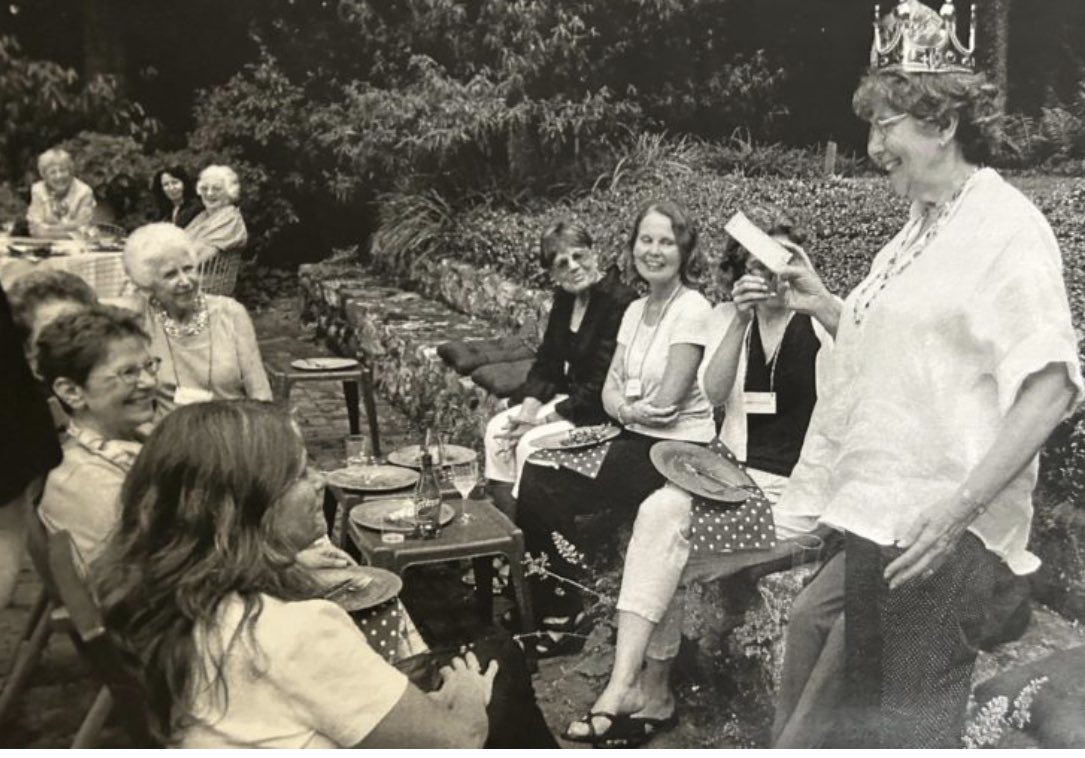 Love of language &amp; reading starts early. Proud to have crossed paths with #maryannhoberman, a former US Children’s Poet Laureate. Thank you &amp; RIP. Photo Greenwich Sentinel greenwichsentinel.com/2023/07/21/poe…