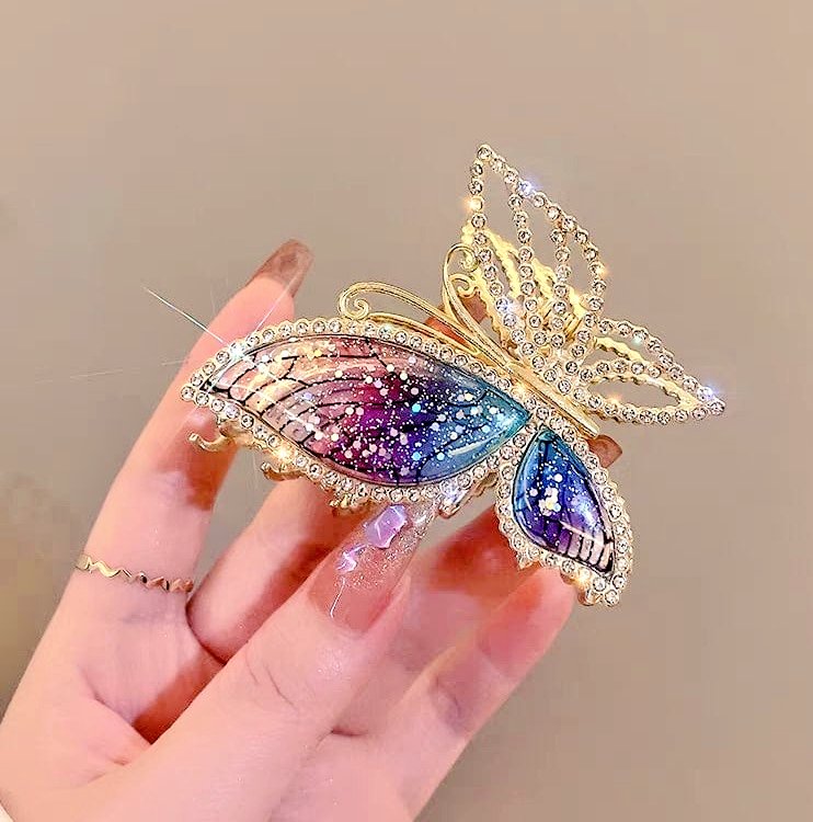 sunflowerchives's tweet photo. dainty blue butterfly claw clip 💙 https://t.co/fn6a6UXvtO