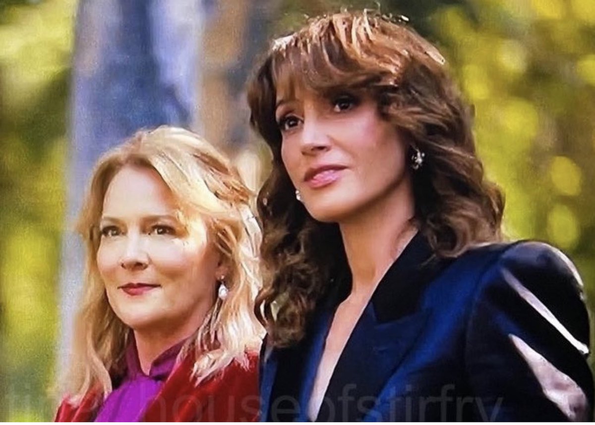 ForeverTibette's tweet photo. We miss seeing these beautiful ladies on screen @LaurelLHolloman @jenniferbeals https://t.co/l5fbJopCeP