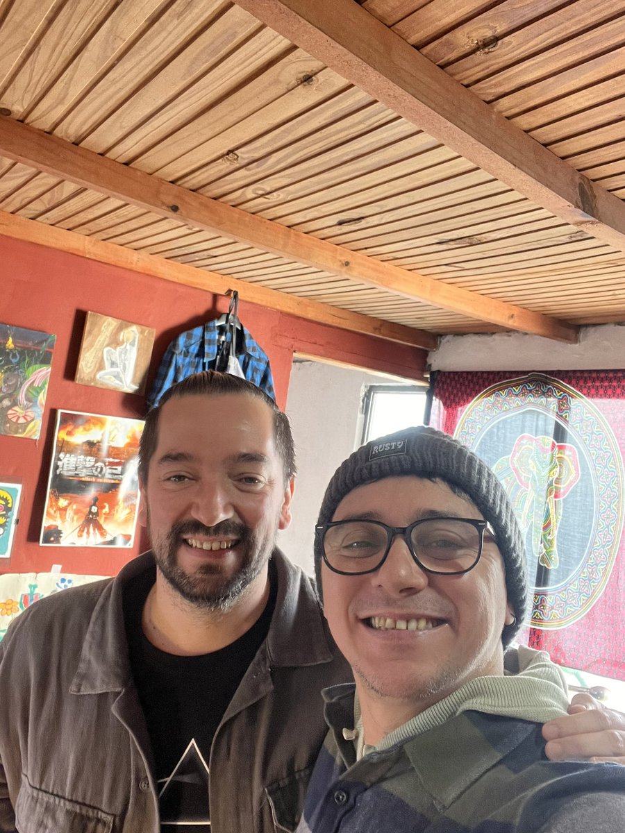 EdicionesOlaya's tweet image. Foto con el poeta