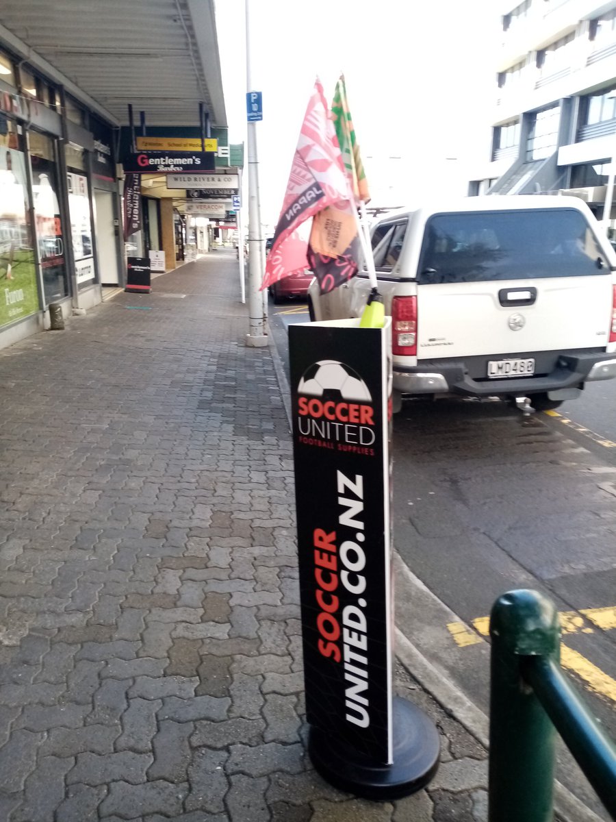 Just popped into Soccer United in Alexandra Street and bought $100 of FIFA WC 2023 merch. A Portugal hoodie for me and a Ferns beanie for Miss 59. Thanks guys for the free Japanese flafg to wave at tonight's game😁🇳🇿🇯🇵🇵🇹