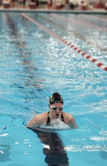CandiceANielsen's tweet photo. An awesome start to WI LC State Championships!! So proud of the hard work Caroline has put in the pool. Kicked off weekend with a AA time in 200 Breast, a 7.92 sec PR and top 10 finish. Also snagged 5th in 200 Free relay out of 27 teams. #goVAST 💦 https://t.co/JJDc2yroGl
