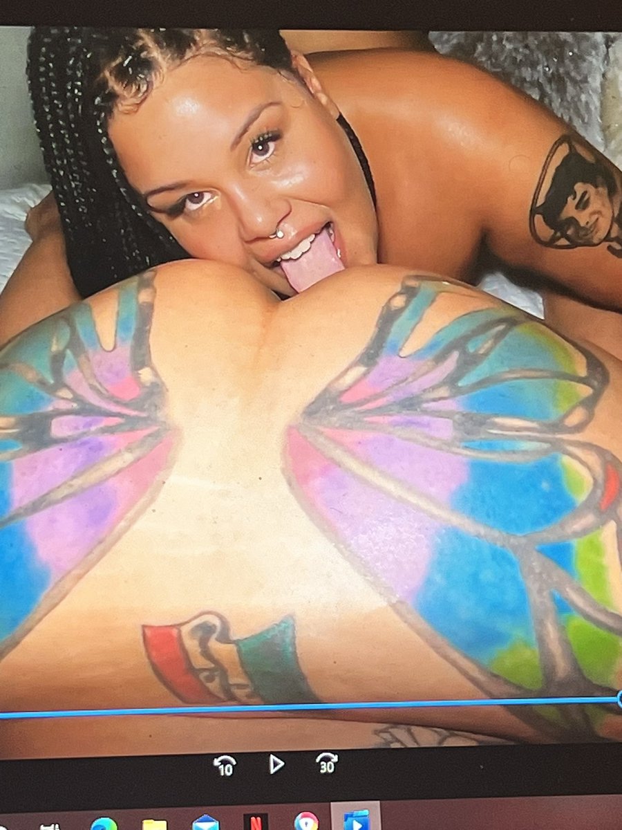 Redbottomprod's tweet photo. @xspookyfatbratx wanted to taste the butterfly! @CarissmaDeLuca didn’t mind! #redbottomproductions https://t.co/qrgEgrjntJ