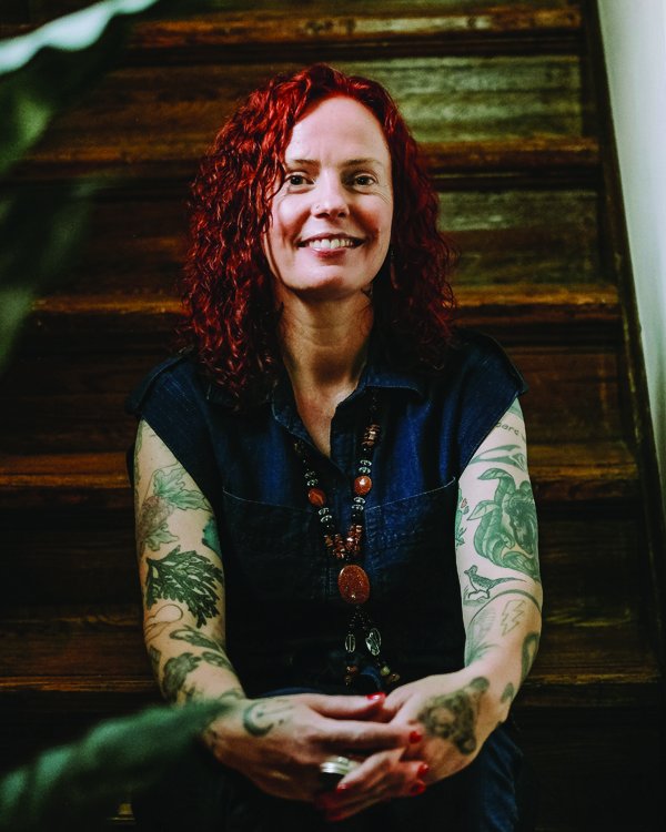 Author Headshot, by Celia Coles. The marketing folks <a href="/utpress/">University of Toronto Press</a> and my wonderful editor <a href="/JodiLewchuk/">Jodi Lewchuk</a> are stoked about the cover art ideas and other exciting things are afoot. A journey six years in the making 💕🌴💕

#WritingCommunity 
#AcademicTwitter