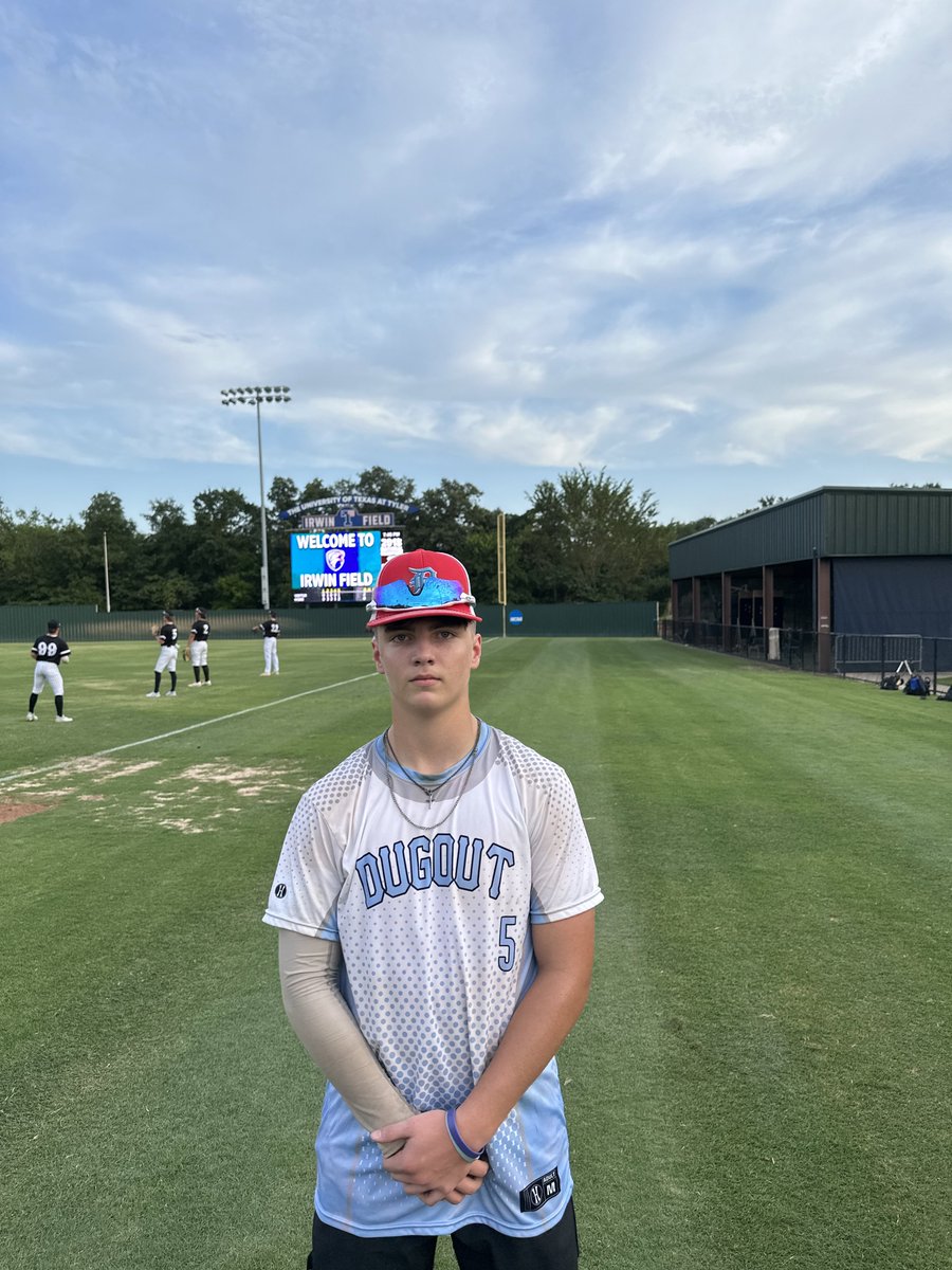 FiveToolETX's tweet photo. F: Dugout Hendrix 8, LA Warriors Red 2
PoG: @JosephH552 2-3, 3 RBI https://t.co/SnNp11iC9p