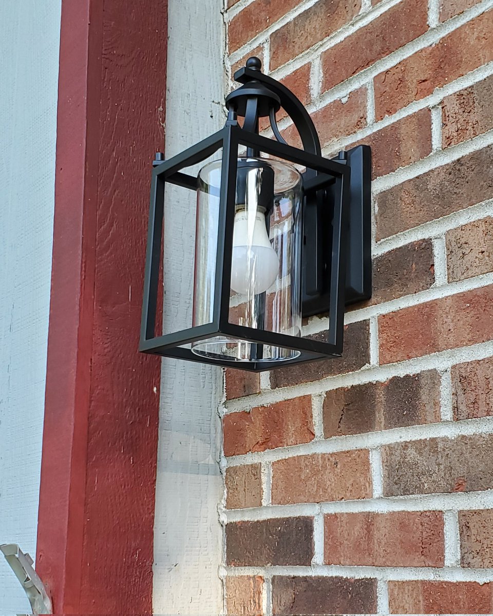 ITS_JUNE2's tweet photo. So, the inevitable happened and I got the lamp up in 15 mins. Sometimes, at the end of the day we have to step in.
#spousewithcognitiveissues #cognitiveissues @kick @Kick_Community_ #KOOPATROOP https://t.co/SYYC5EHVfN