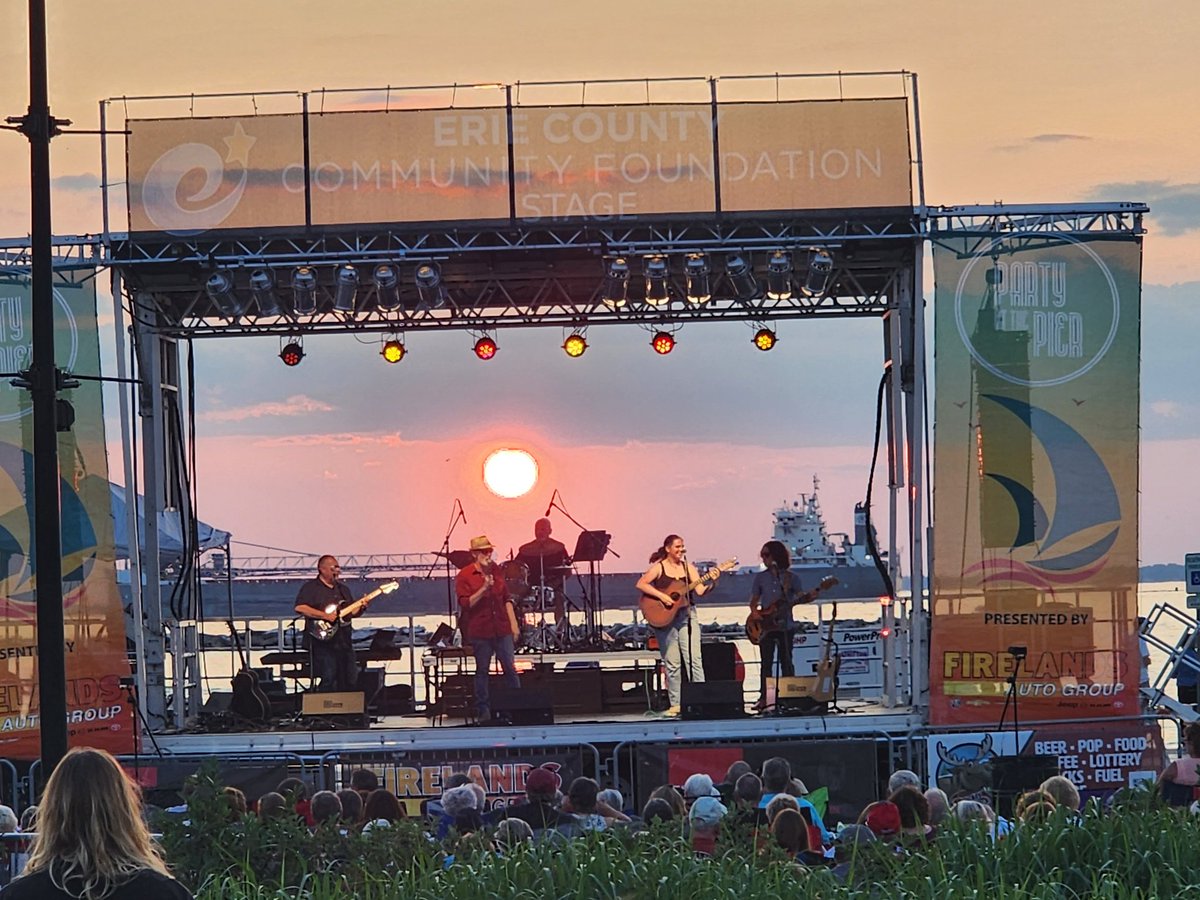 Is there a better concert setting anywhere?  #cityofsandusky #DanMay