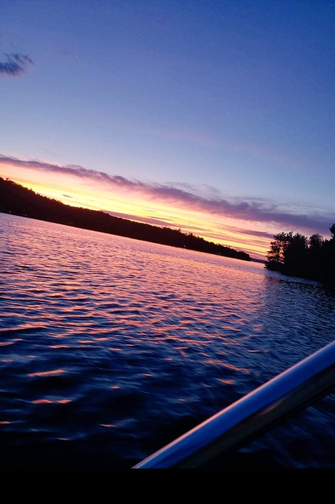 Airfemale14's tweet photo. Shorter Days.... #SunsetInJuly 🩷💛 https://t.co/cmqZPlgzIN