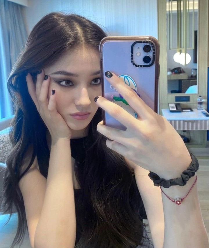 nancymacdoniee's tweet photo. changes 👾 https://t.co/r0SOOcOMgN