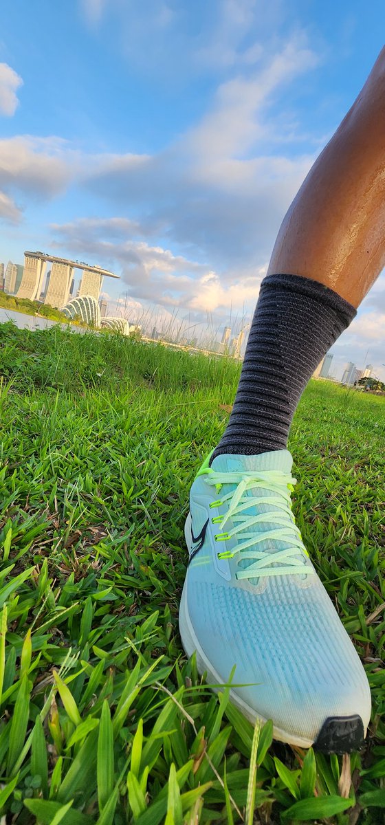 AkiPonJin's tweet photo. Today was one of those days that I had to take it easy.. Really struggled with my runs. #runningishard #gettingoldisnotcool #nike https://t.co/kKy300VhiT