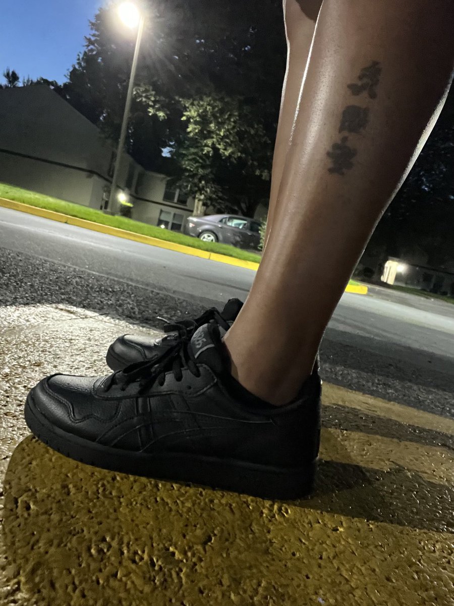 RarebreedCat's tweet photo. ✨And the night continues✨ @ASICSamerica @Runkeeper #JapanVersion 🔌🔌🔌🔌🔌🔌🔌 https://t.co/wtG8Clyfui