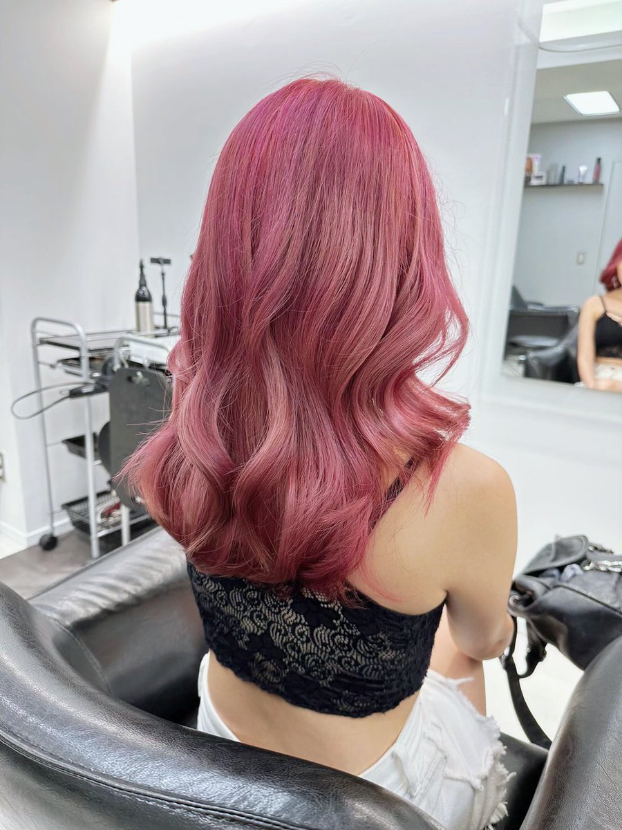 SumikaInAWay's tweet photo. 髪ーー！！
カモン！！

#newhairnewme #newhairwhodis #pinkhair #straightbangs #ピンクカラー #前髪 https://t.co/lwZ53EomHp