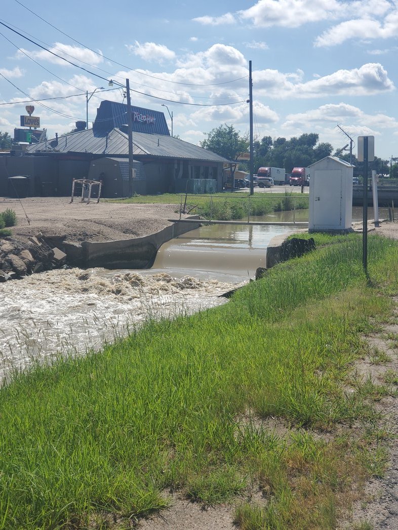 OgallalaLife's tweet photo. Lots of #stormwater on central great plains :)
Eastern CO - the #Arkansas & #irrigation canal at Lamar
The #saltcedar choked #Cimmaron of OK #panhandle https://t.co/qfy5feP3HK