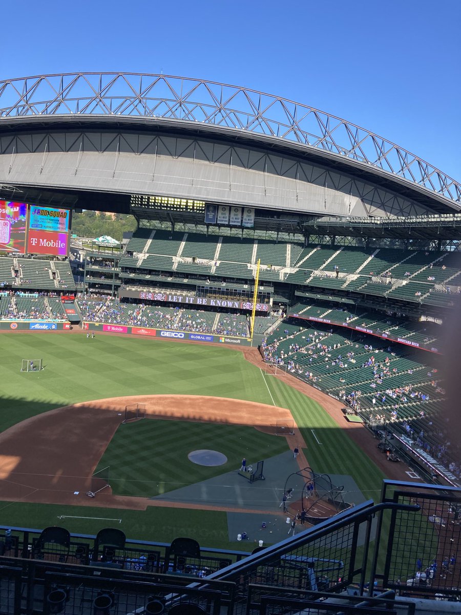 Perfect night for Blue Jay game in Seattle. Not sure if there any room for non Blue shirts and hats