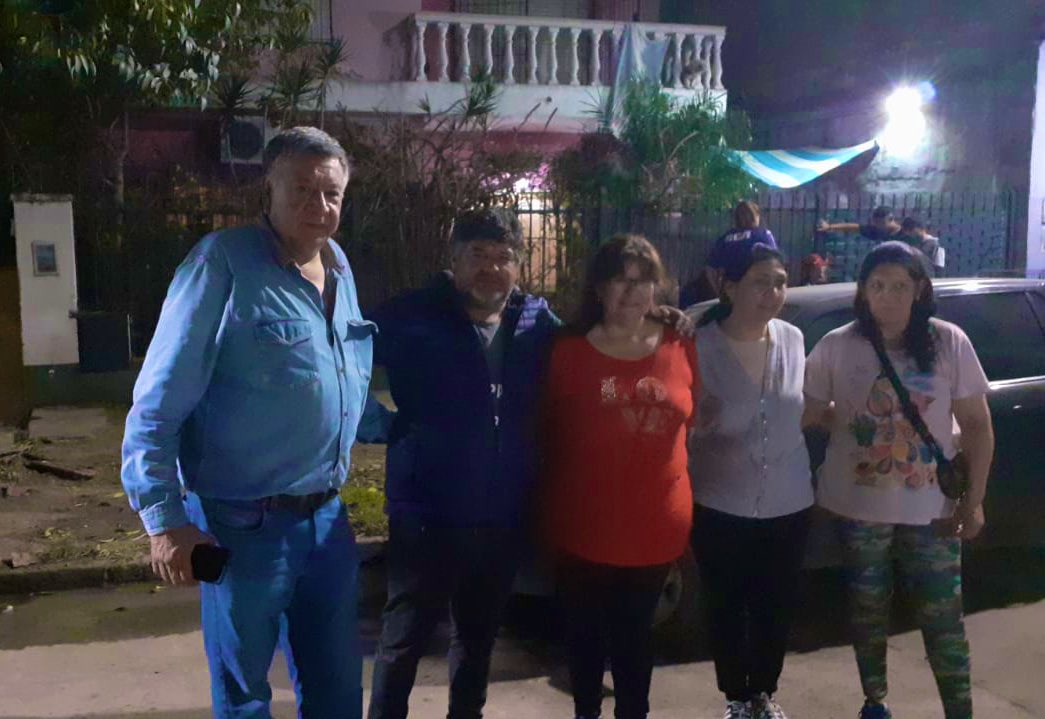 DanielNunez1960's tweet photo. Hoy reunión con vecinos y vecinas y referentes de la agrupación #TalarSur, donde brindaron su apoyo al intendente @ZamoraJulio https://t.co/qnvvvcAzc2
