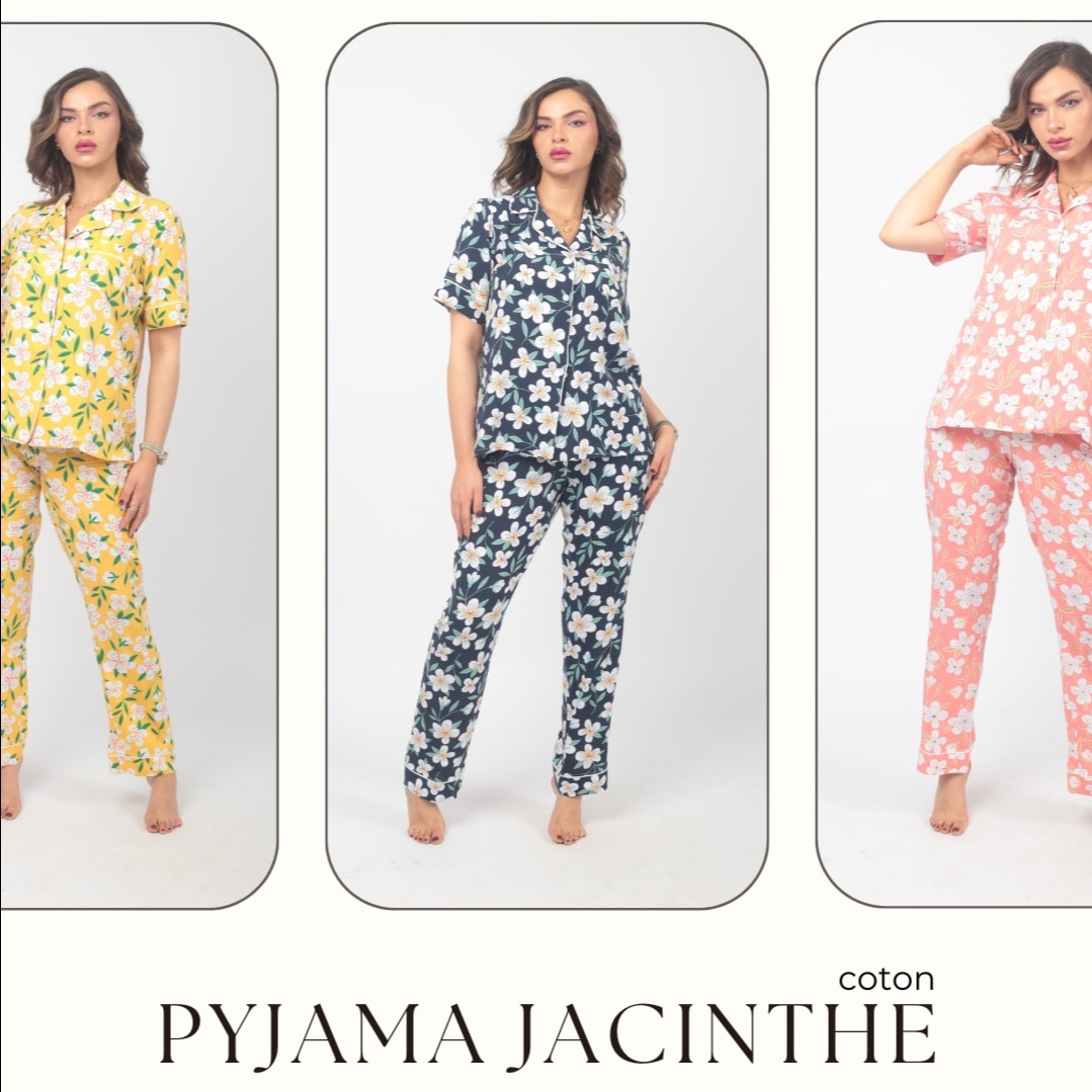 RosAlgerina's tweet photo. 🎀Le #pyjama Jacinthe #Coton Imprimé by #rosalgerina 🇩🇿vous offre un confort absolu avec son tissu en coton de haute qualité et une coupe #classique. Son design moderne, son col classique et ses couleurs vives ajoutent une touche de #style #estival à vos moments de détente. https://t.co/vH4ImnQuaK