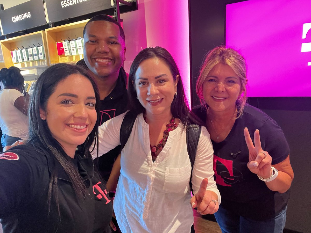 Visiting our beautiful new store in Fort Lauderdale! Great vibes from Ivette, Michael, and the team! @MDelarosa0317 @JacksonTingley @JonFreier